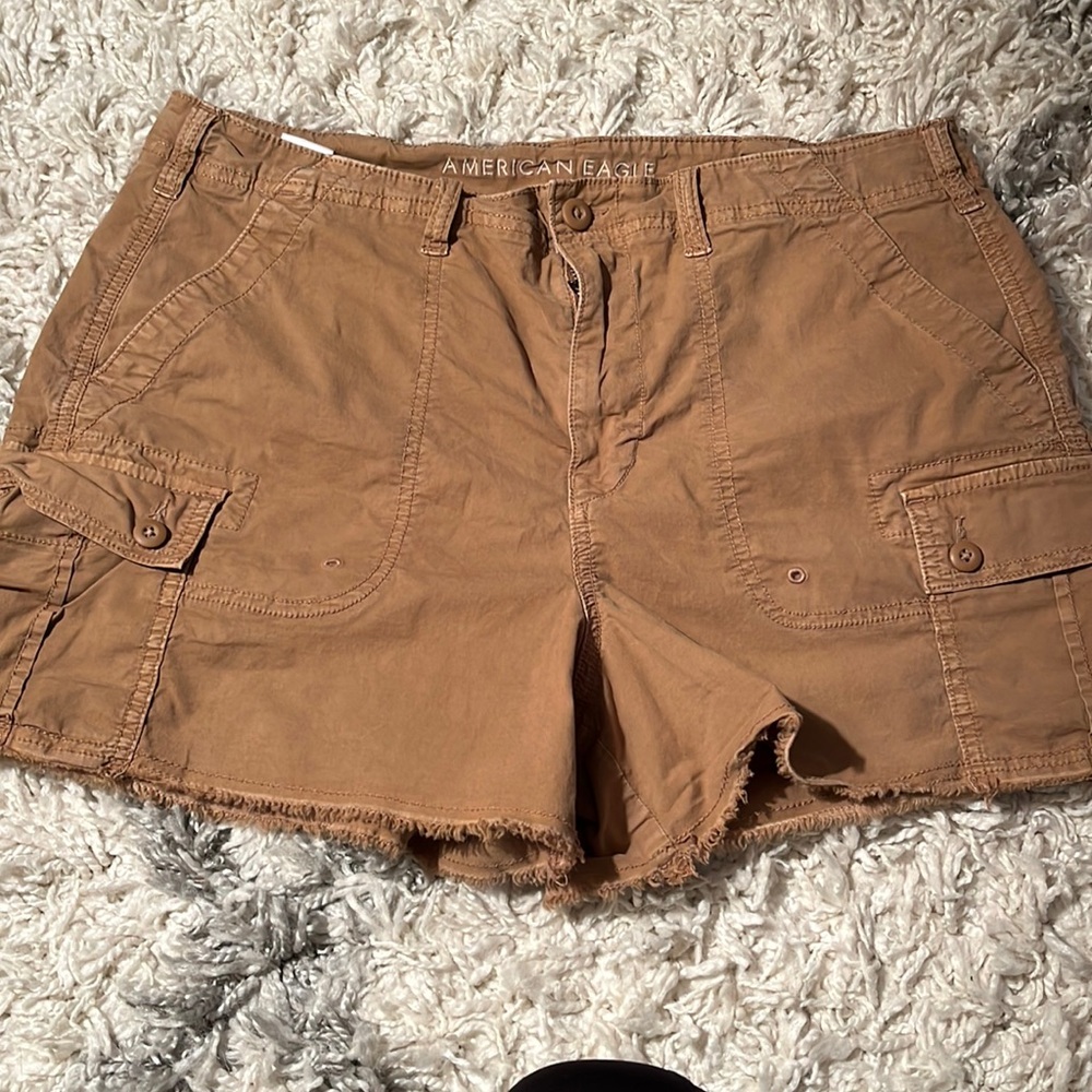 Women’s American Eagle stretch cargo shorts